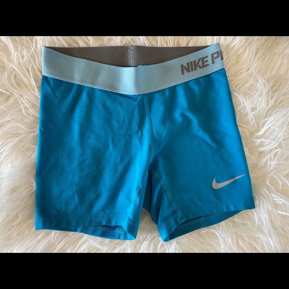 Girls Nike Pro Blue Shorts S